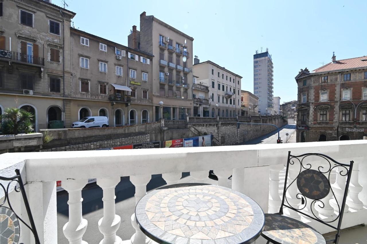 Appartamento Tyson Apartman Fiume Esterno foto